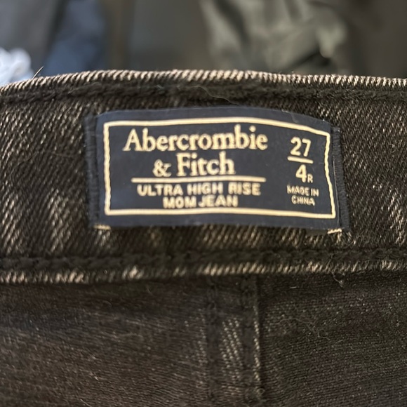 ✨Abercrombie & Fitch Ultra high rise mom jean - Picture 2 of 4